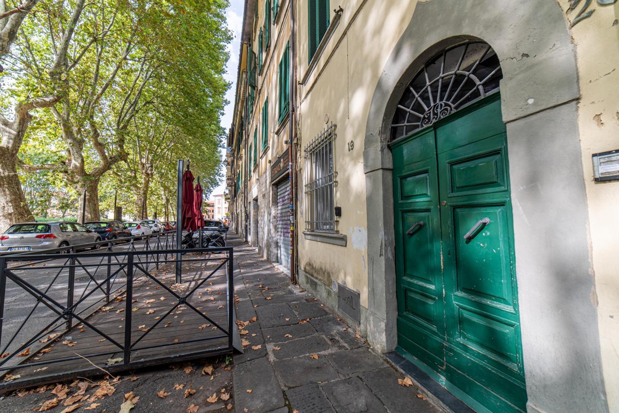 Casa R&R A Due Passi Dalla Torre Pisa Bagian luar foto